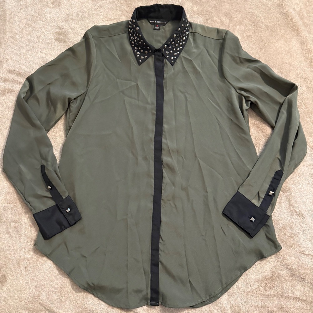 Rock & Republic Womens Studded Collar Blouse Olive Green Black Trim Medium